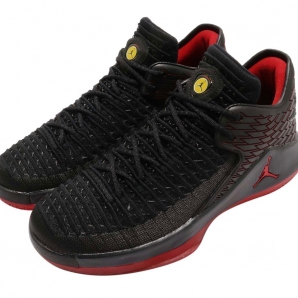 Nike Other - Nike Air Jordan XXXIi 32 Low Last Shot Basketball Running Shoes Youth Size 5